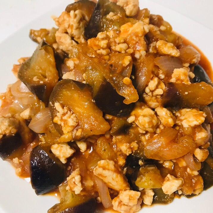 簡単!鶏ひき肉と茄子のケチャップ炒め♫